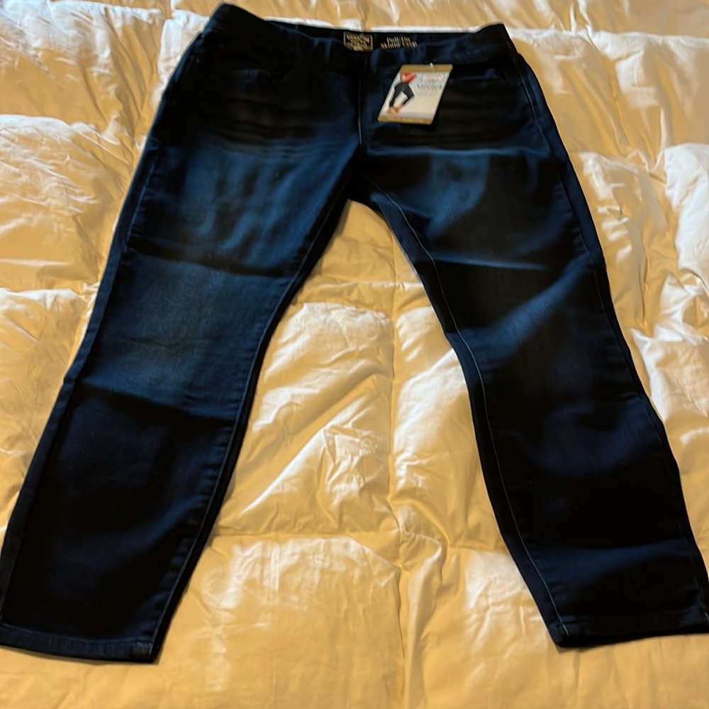 Women’s Signature Levi Strauss Gold; Pull-On Skinny Crop; Size 12; NWT
